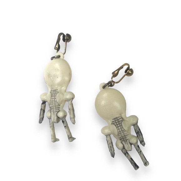 Vintage Moving Articulated Skeleton Earrings Blow Mold Clip-On Halloween - Picture 4 of 4